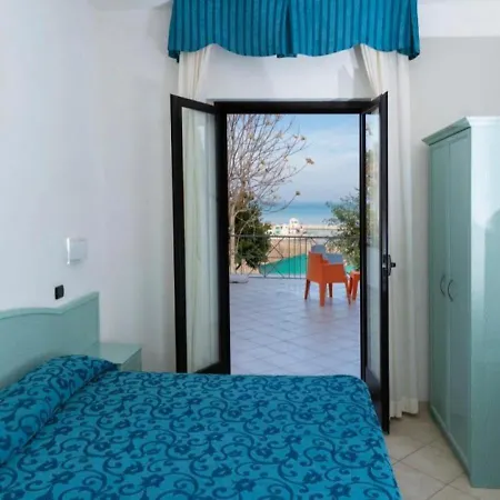 Hotel Il Piccolo Paradiso Del Gargano 3*